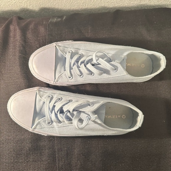 Women’s airwalk baby blue sneakers size 7.5 - Picture 5 of 5